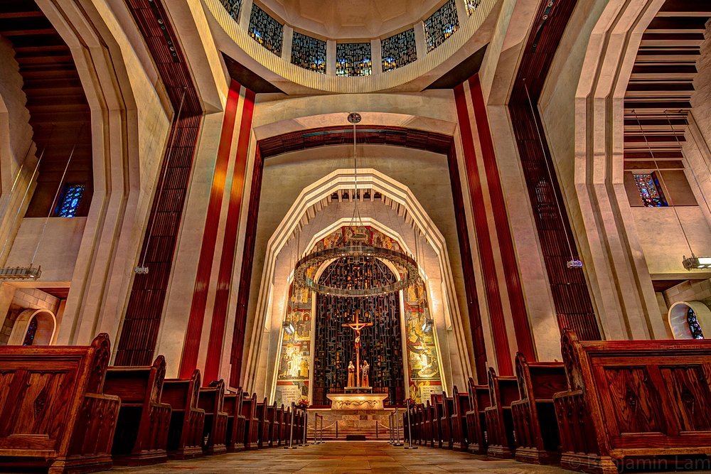 Architecture of Basilica of St. Joseph of Mount Royal, Montreal, Canada.jpg