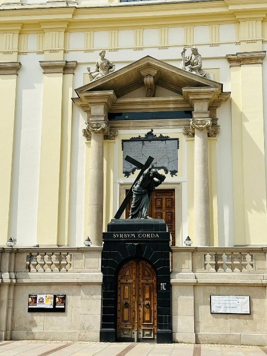 Architecture of Basilica of the Holy Cross, Warszawa, Poland