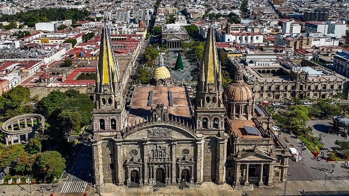 Architecture of Cathedral Basilica of the Assumption of Our Lady, Guadalajara, Mexico_cleanup