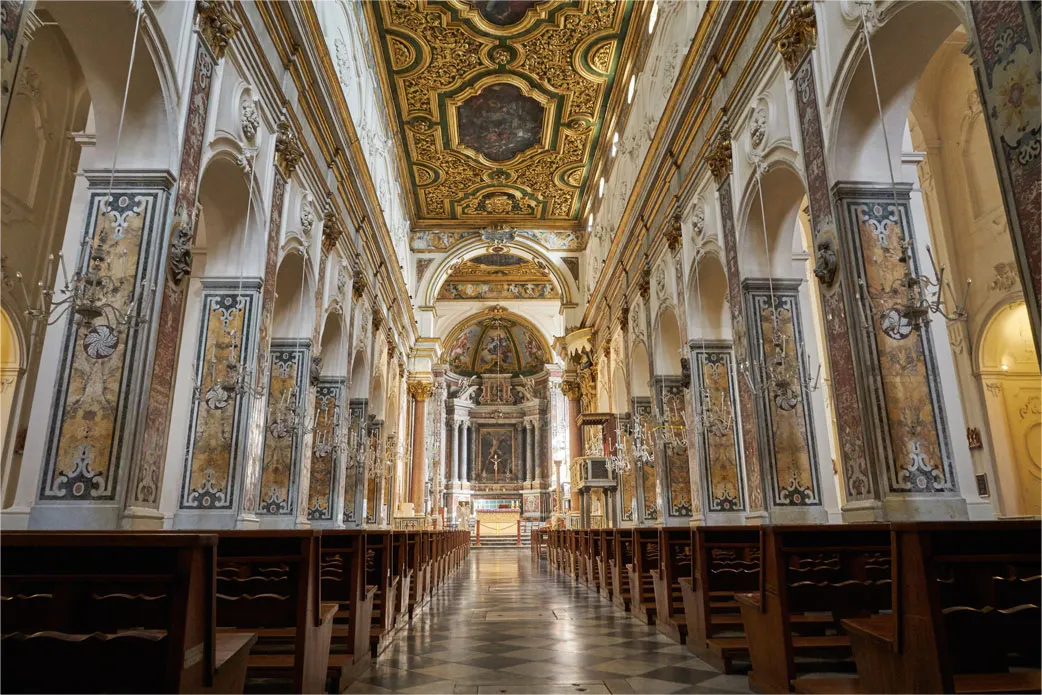 Architecture-of-St.-Andrew's-Cathedral,-Amalfi,-Italy