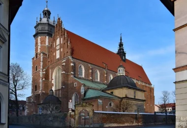 Basilica of Corpus Christi, Krakow, Poland intro