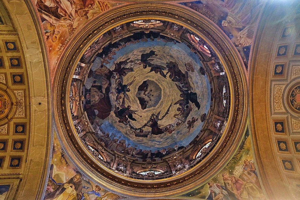 Basilica of Our Lady of Mercy and Saint Michael the Archangel, Barcelona, Spain arch