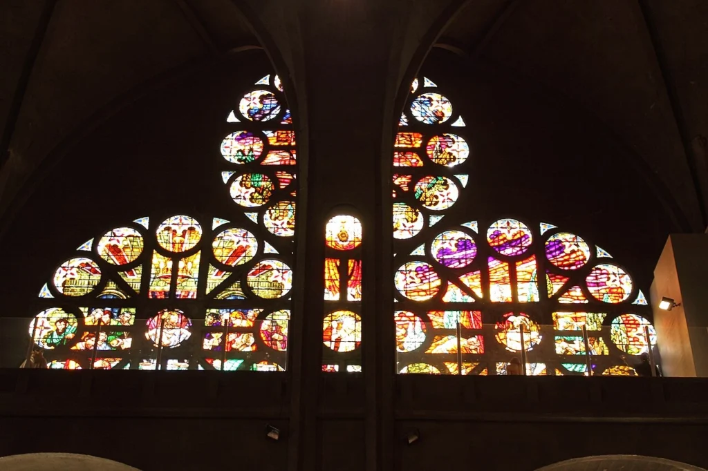 Basilica of Our Lady of Rosary, Manizales, Colombia Baldachin stain glass