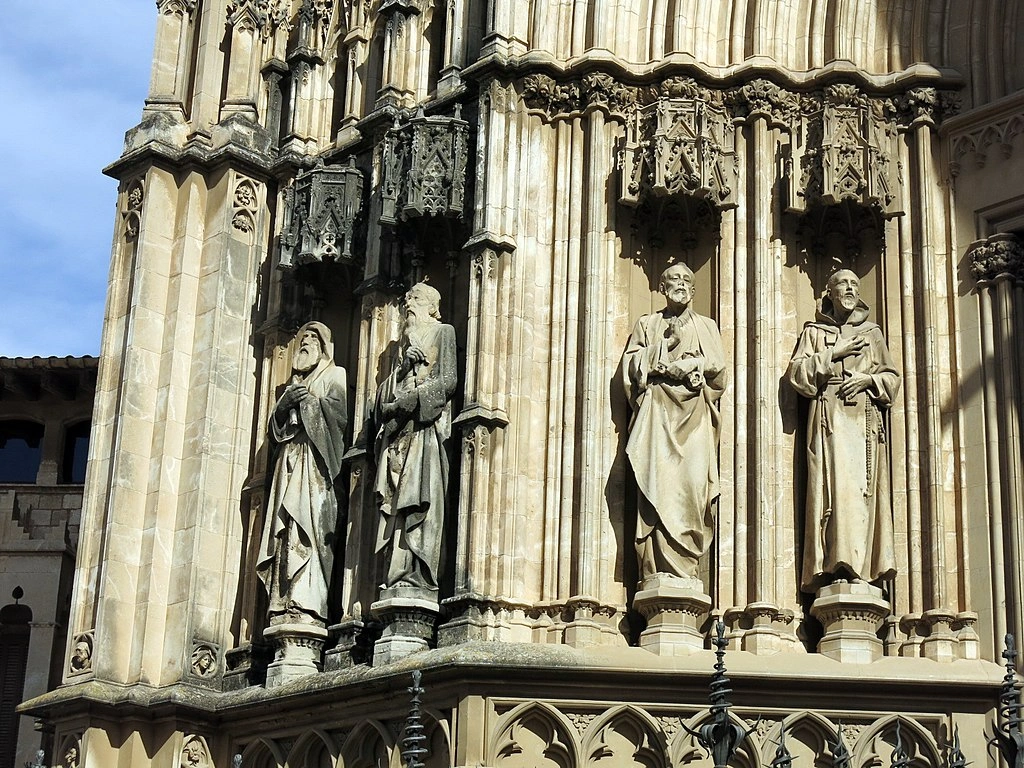 Basilica of Santa Maria, Vilafranca del Penedès, Spain sculptur