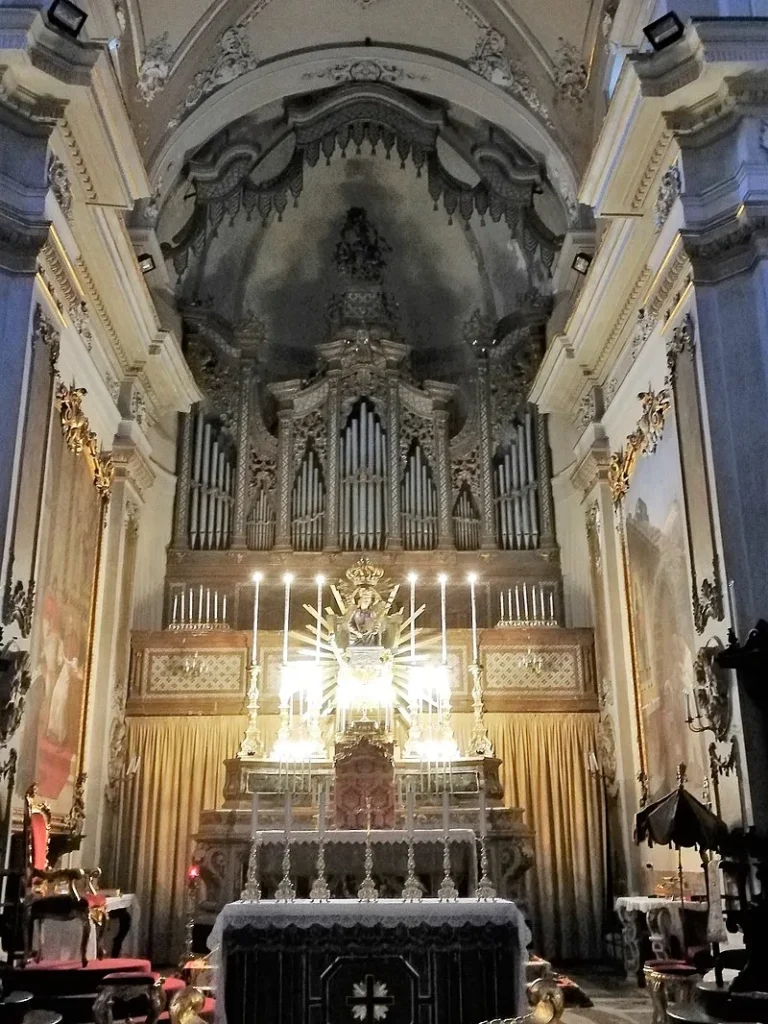 Basilica of Santa Maria dell'Elemosina, Biancavilla - Main altar.