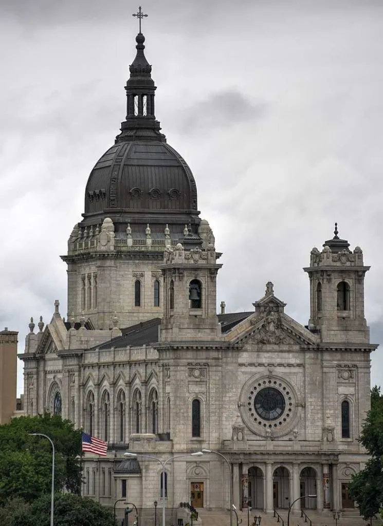 Basilica-of-St-Mary-Minneapolis-Minnesota-2-745x1024
