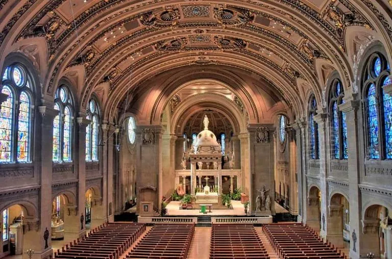Basilica-of-St-Mary-Minneapolis-Minnesota-8-768x508