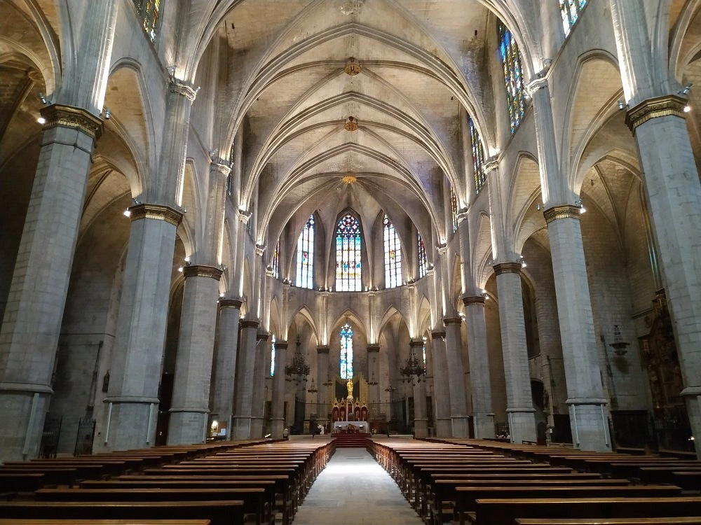 Basilica of St. Mary, Manresa, Spain inter