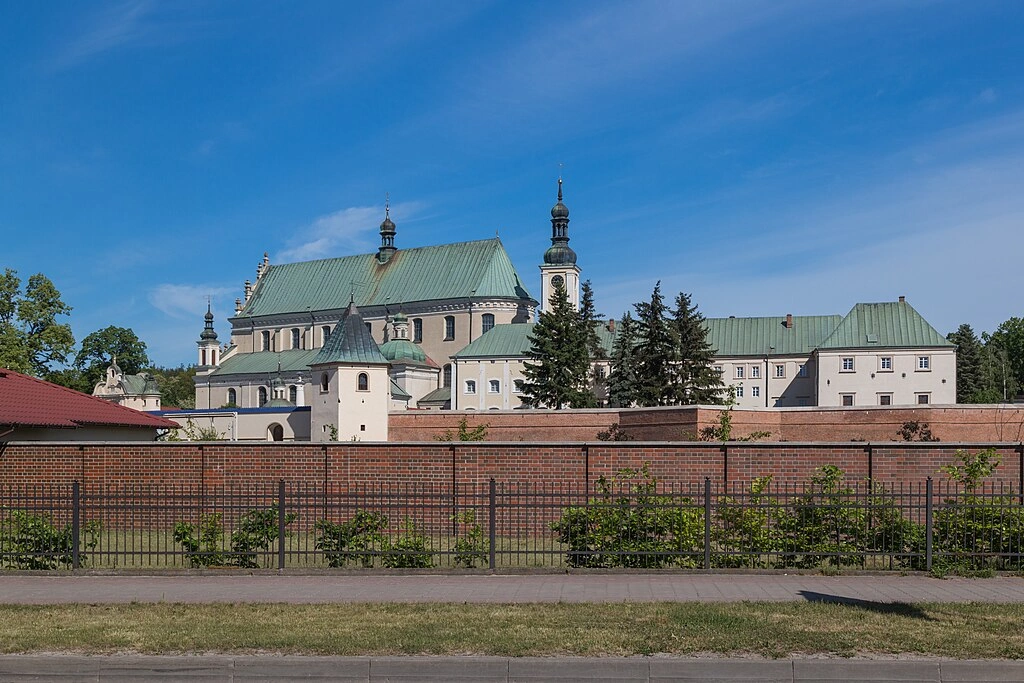 Basilica of the Annunciation of the Blessed Virgin Mary, Leżajsk, Poland intro