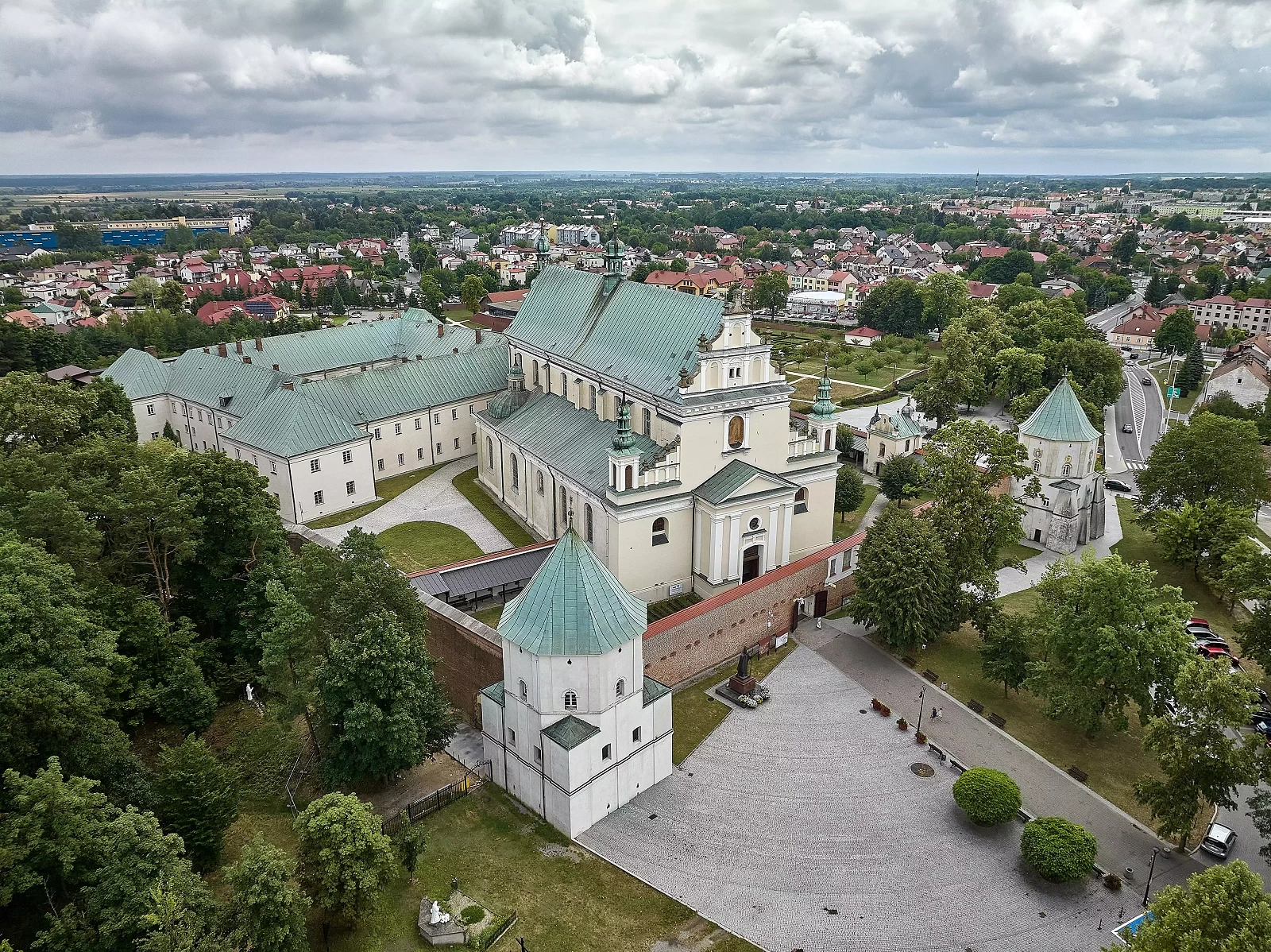 Basilica of the Annunciation of the Blessed Virgin Mary, Leżajsk, Poland introduction