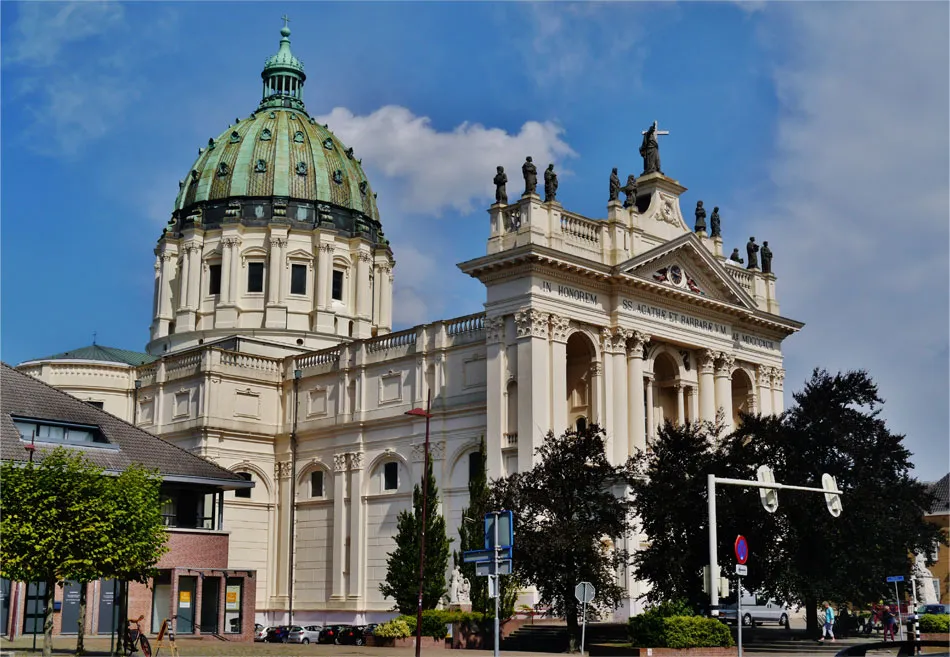 Basilica-of-the-HH-Agatha-and-Barbara-in-Oudenbosch,-Netherlands