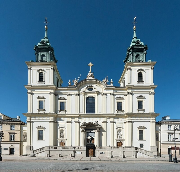 Basilica of the Holy Cross, Warszawa, Poland introduction
