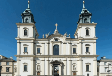 Basilica of the Holy Cross, Warszawa, Poland intro