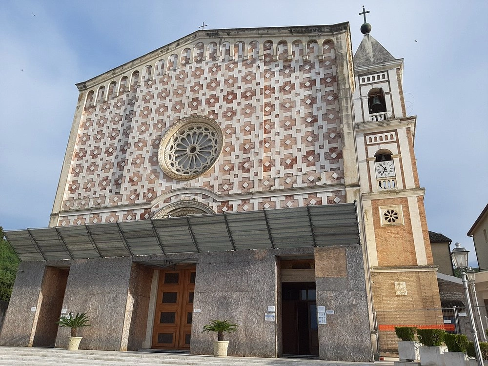Basilica of the Holy Face, Manoppello, Italy intro