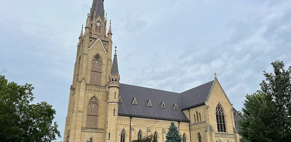 Basilica of the Most Sacred Heart, Notre Dame, Indiana, USA intro