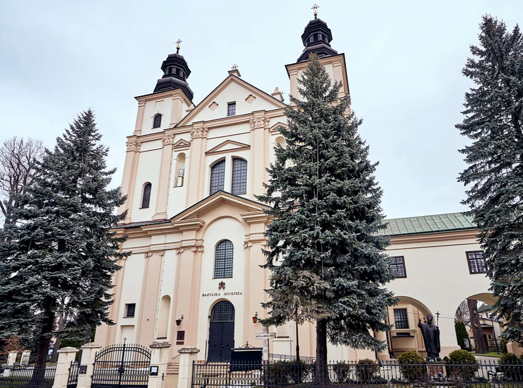 Basilica of the Transfiguration of the Lord, Brzozów, Poland Intro