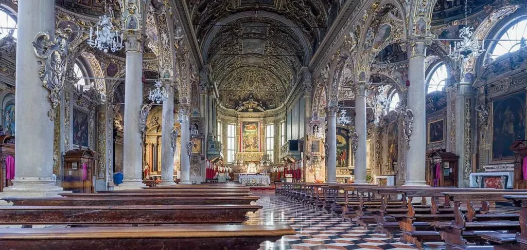 BasilicaofSantaMariadelleGrazieBrescia-Thecentralnave