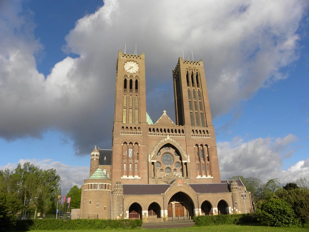 Cathedral Basilica of Saint Bavo, Haarlem, Netherlands intro