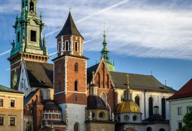 Cathedral Basilica of St. Stanislaus and St. Wenceslaus, Krakow, Poland Intro