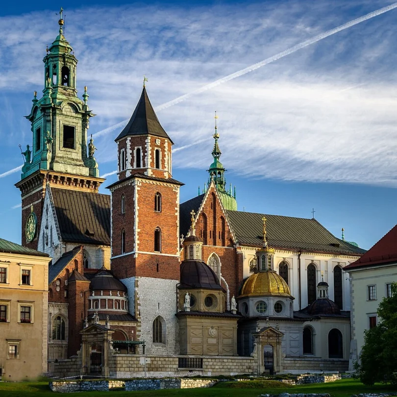 Cathedral Basilica of St. Stanislaus and St. Wenceslaus, Krakow, Poland Intro