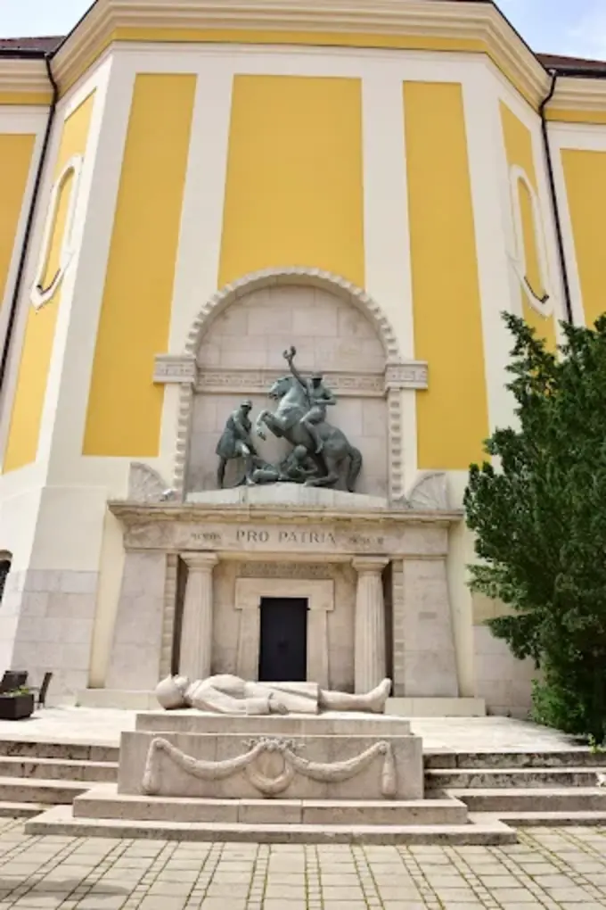 Cathedral Basilica of St. Stephen the King, Székesfehérvár, Hungary Heroic Monument