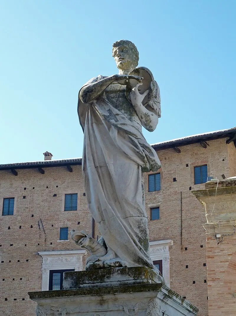 Cathedral Basilica of the Assumption of Mary Urbino - Statue of San Crescentino