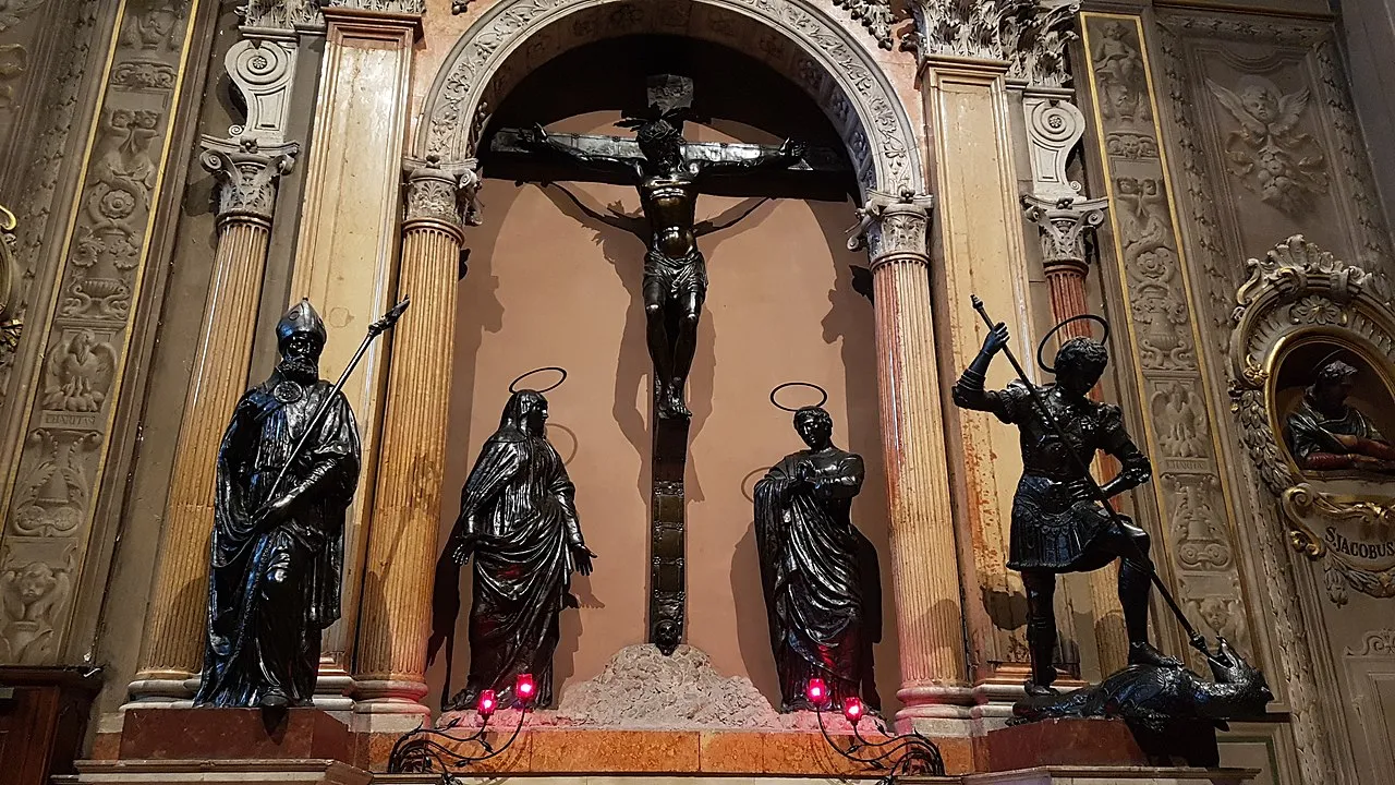 Cathedral of St. George the Martyr, Ferrara - Crucifixion with Saints George and Maurelius.