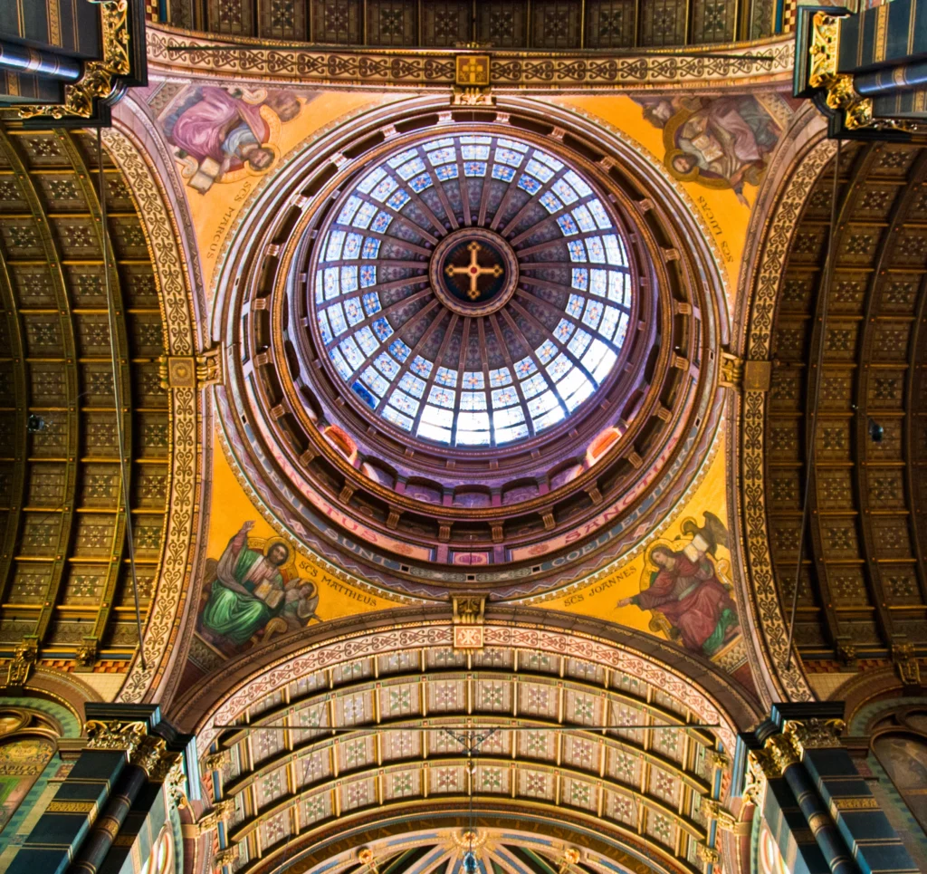 Co-Cathedral Basilica of St. Nicholas, Amsterdam, Netherlands arch