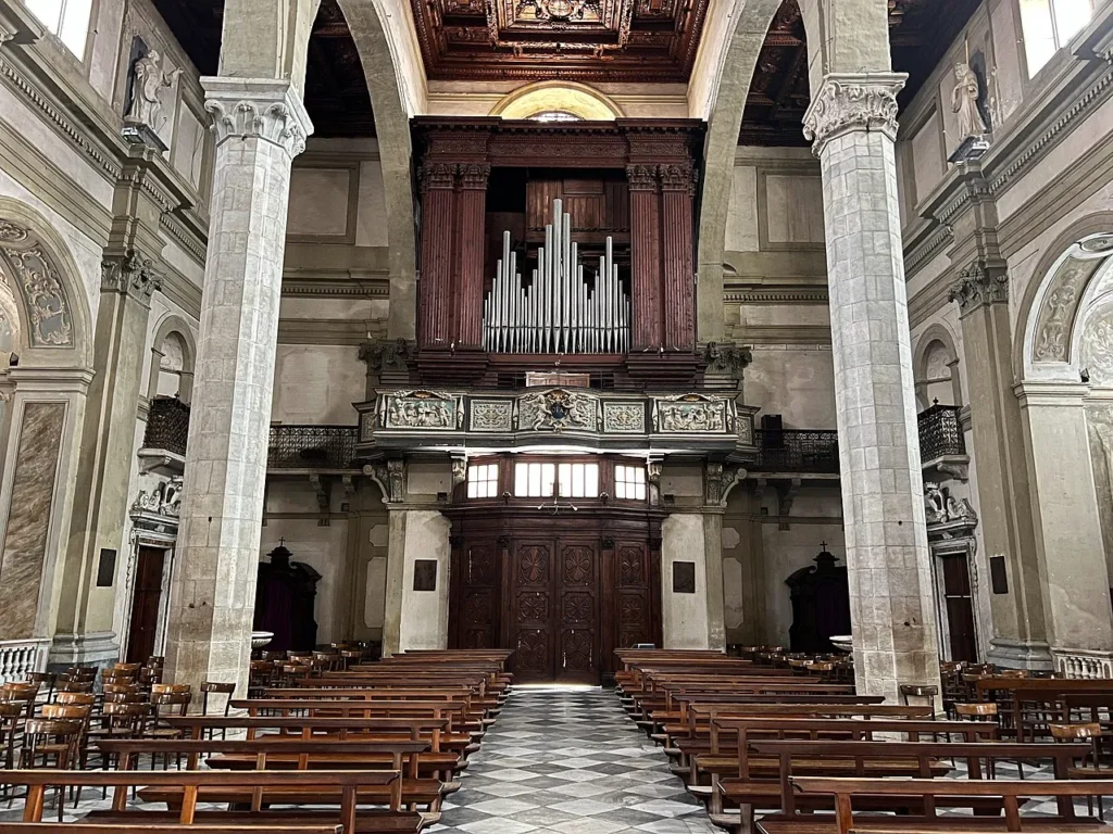 Co-Cathedral of Santa Maria Assunta, Sarzana - Counter-facade and choir with the organ