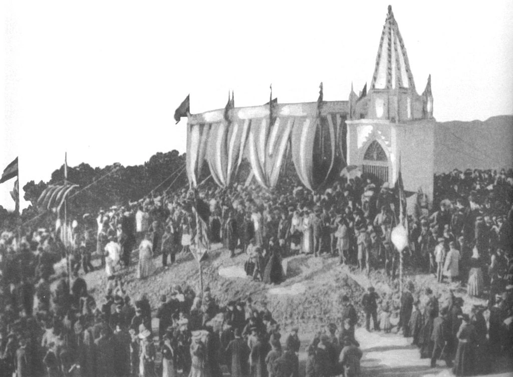 Expiatory Temple of the Sacred Heart, Barcelona, Spain Delays