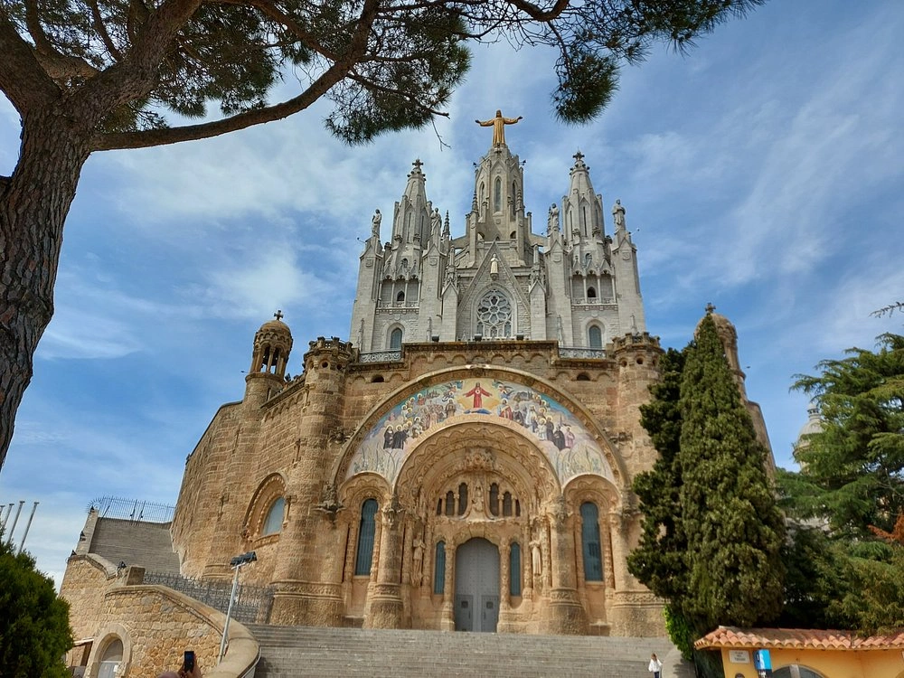 Expiatory Temple of the Sacred Heart, Barcelona, Spain intro
