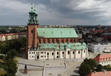 Gniezno Cathedral intro