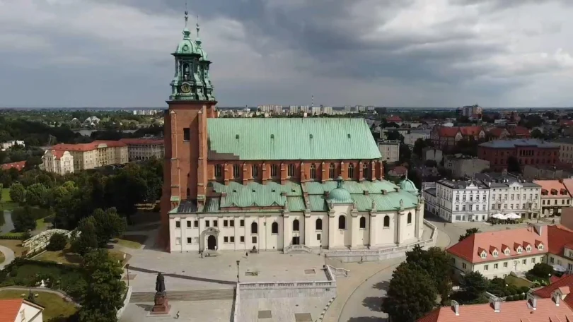 Gniezno Cathedral intro