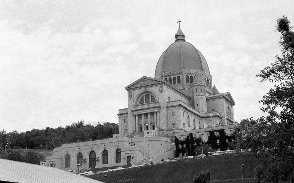History of the Basilica of St. Joseph of Mount Royal, Montreal, Canada
