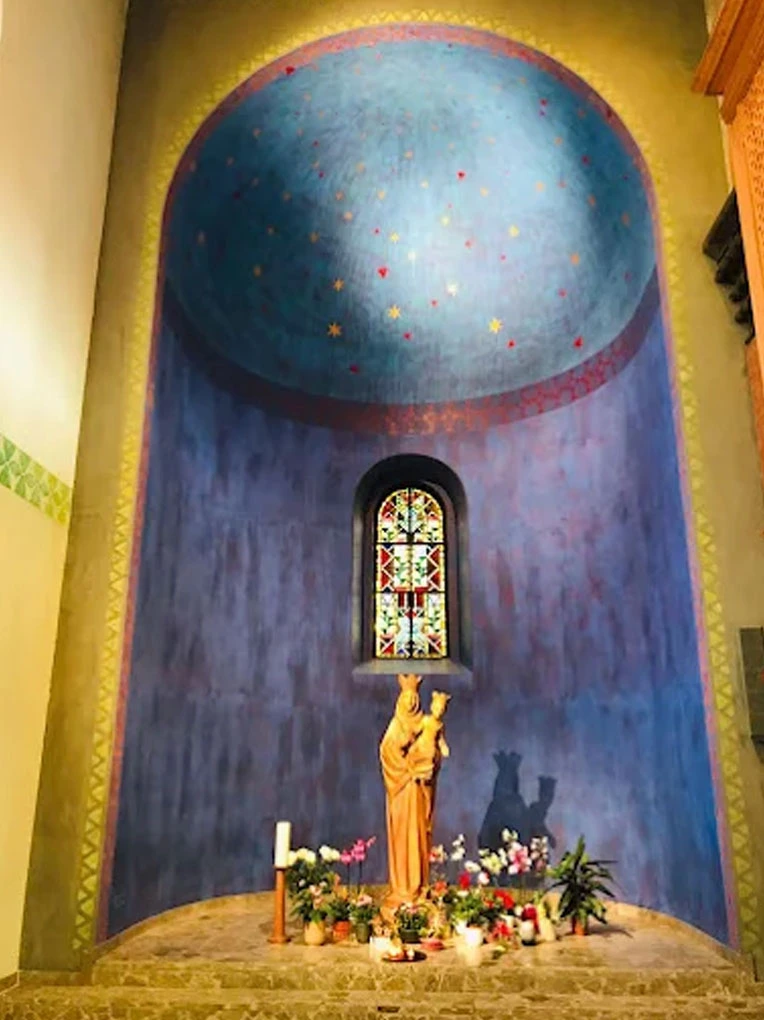 History-of-the-Basilica-of-the-Holy-Trinity,-Bern,-Switzerland