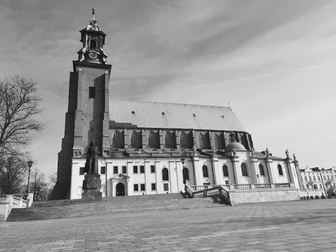 History of the Shrine of St. Adalbert, Gniezno, Poland-modified