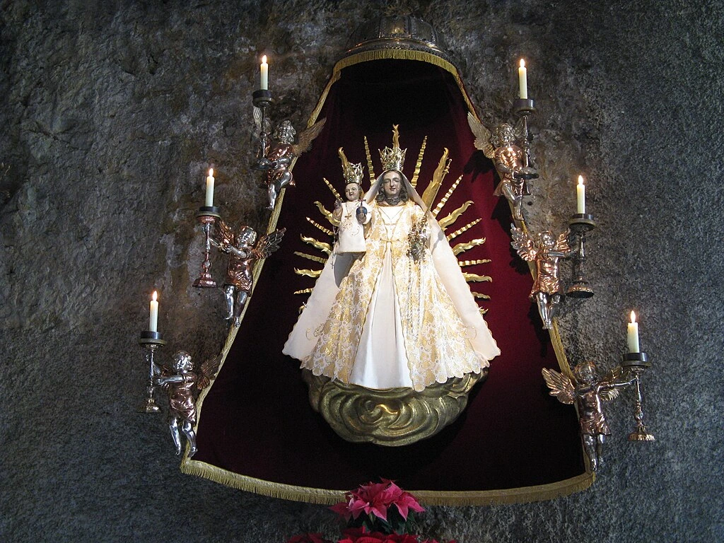 Image of Our Lady of Grace in the cave