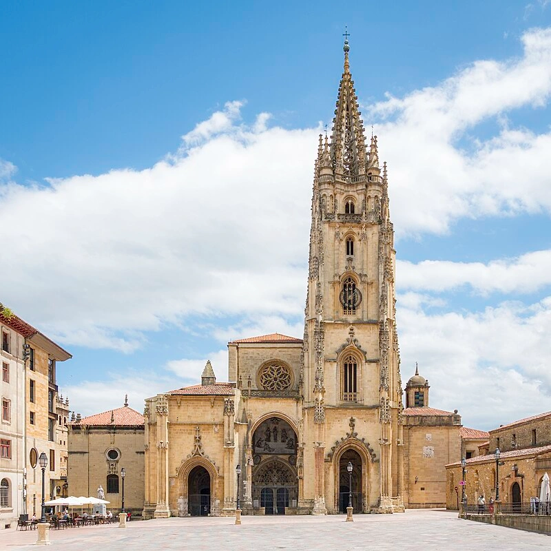 Metropolitan Cathedral Basilica of the Holy Saviour, Oviedo, Spain intro