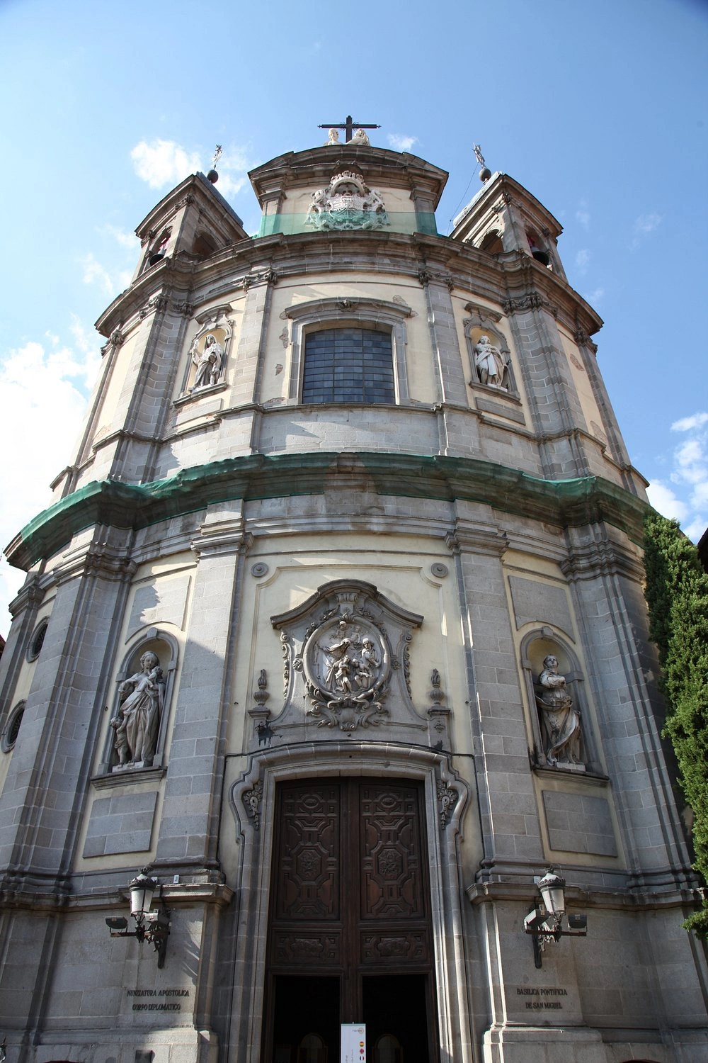 Pontifical Basilica of St. Michael, Madrid, Spain intro