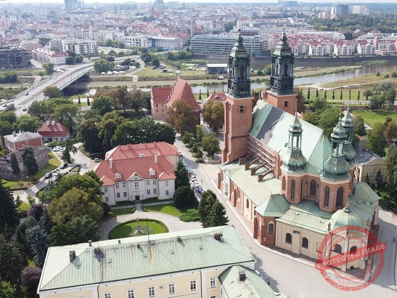 Poznan Cathedral intro