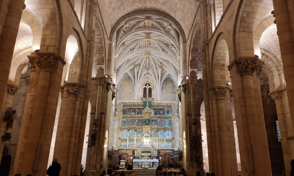 Royal Basilica of St. Isidore, León, Spain inter (1)
