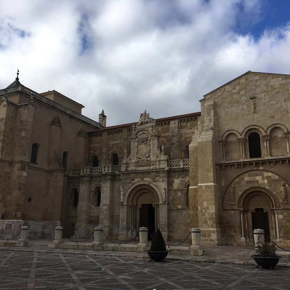 Royal Basilica of St. Isidore, León, Spain intro (1)