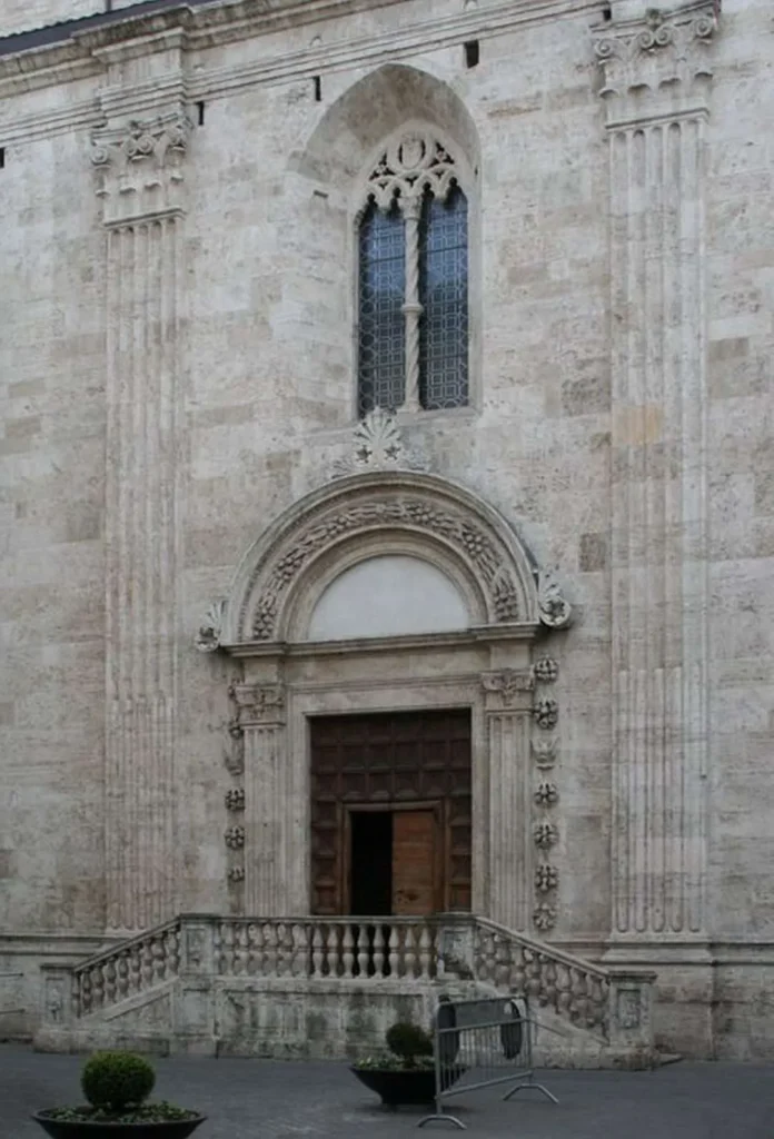 SaintEmidioAscoliPiceno-GateoftheMuse