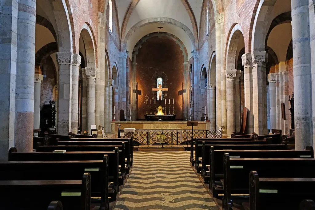 San Savino in Piacenza - Interior