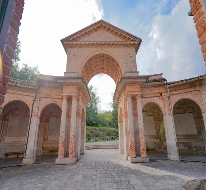 SanctuaryBasilicaShrineoftheHolyCrucifixBocaMouthItalyexter