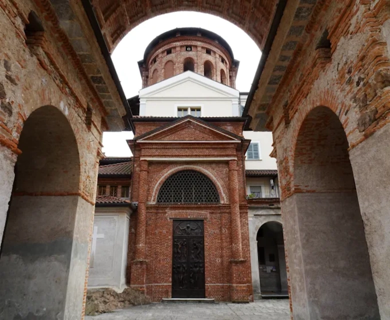 SanctuaryBasilicaShrineoftheHolyCrucifixBocaMouthItalyexternal