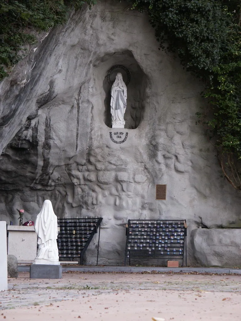 Shrine-of-Our-Lady-of-the-Snows-Lourdes-Grotto