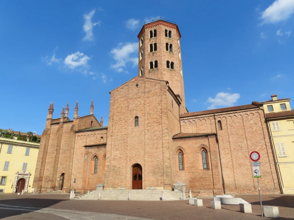 St. Antoninus in Piacenza - Facade