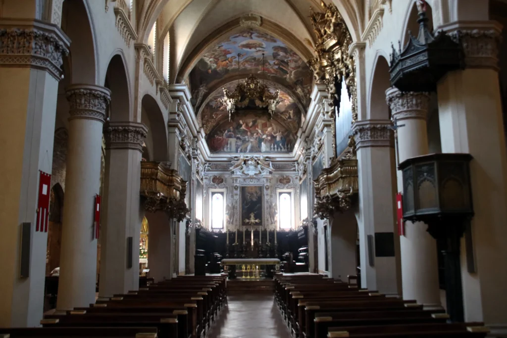 St. Antoninus in Piacenza - nave