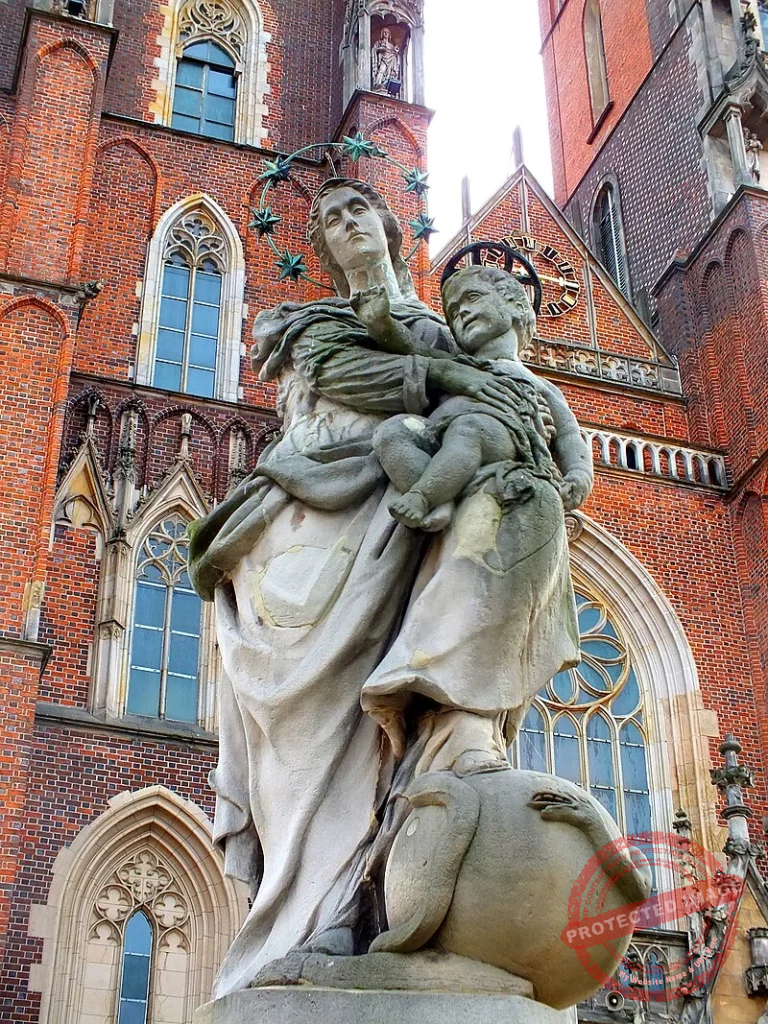 Statue of Madonna and Child at the Wroclaw Cathedral Square